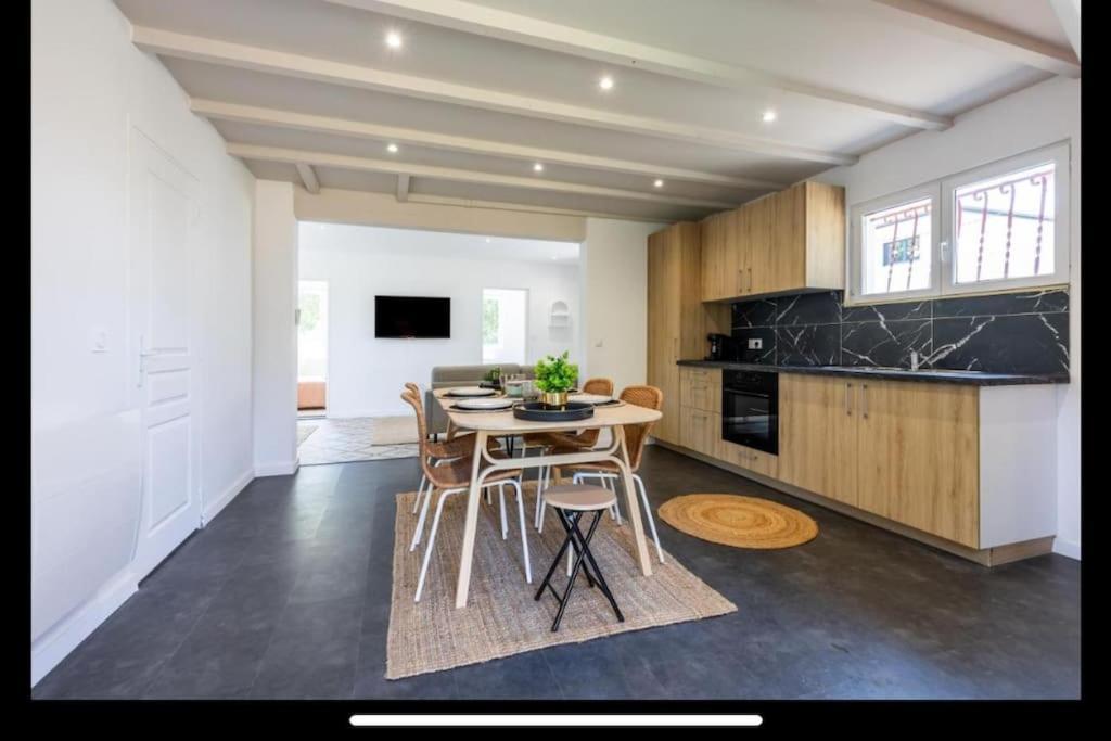 Maison A Deux Pas Du Port Lanton Eksteriør billede